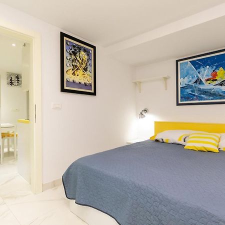 Apartment In The Heart Of Carera Street Rovinj Exteriér fotografie